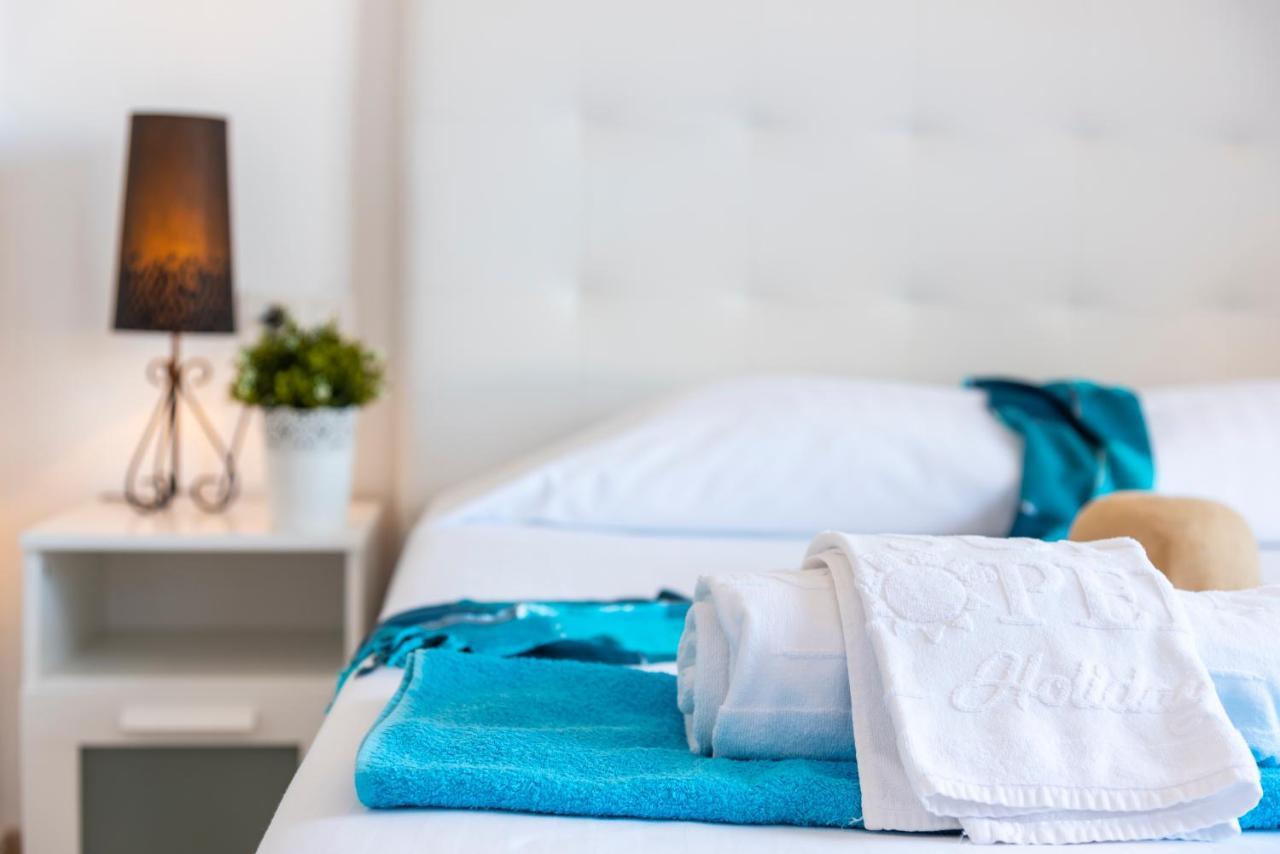 1314 Fabulous 2 Bedroom Accommodation Roof Terrace 칼라오살바헤 외부 사진