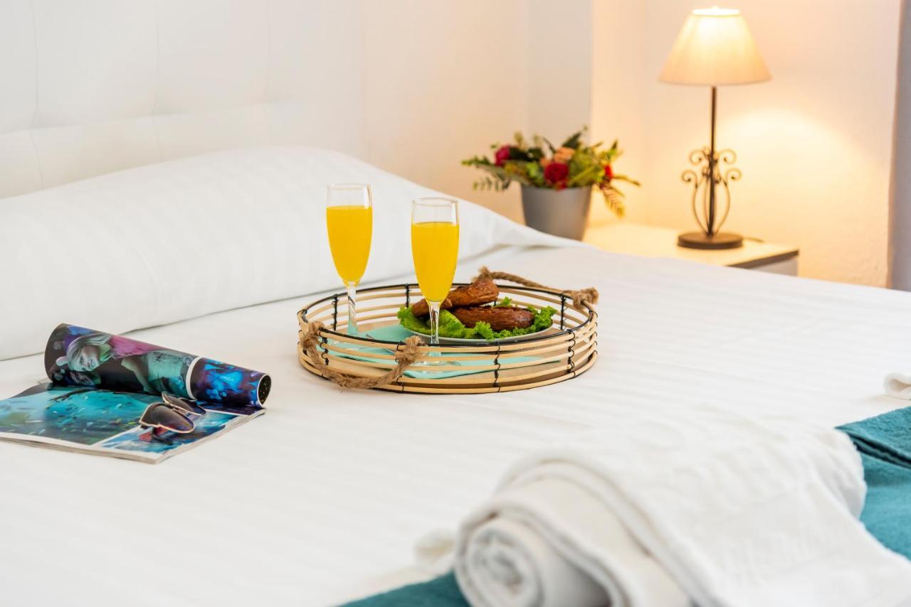 1314 Fabulous 2 Bedroom Accommodation Roof Terrace 칼라오살바헤 외부 사진